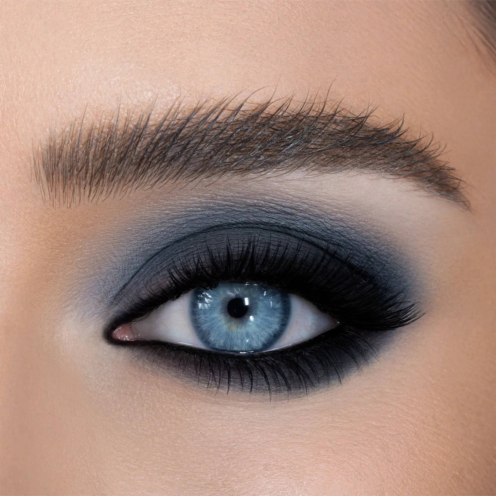 Dark Blue Smokey Eyes dark-blue-smokey-eyes