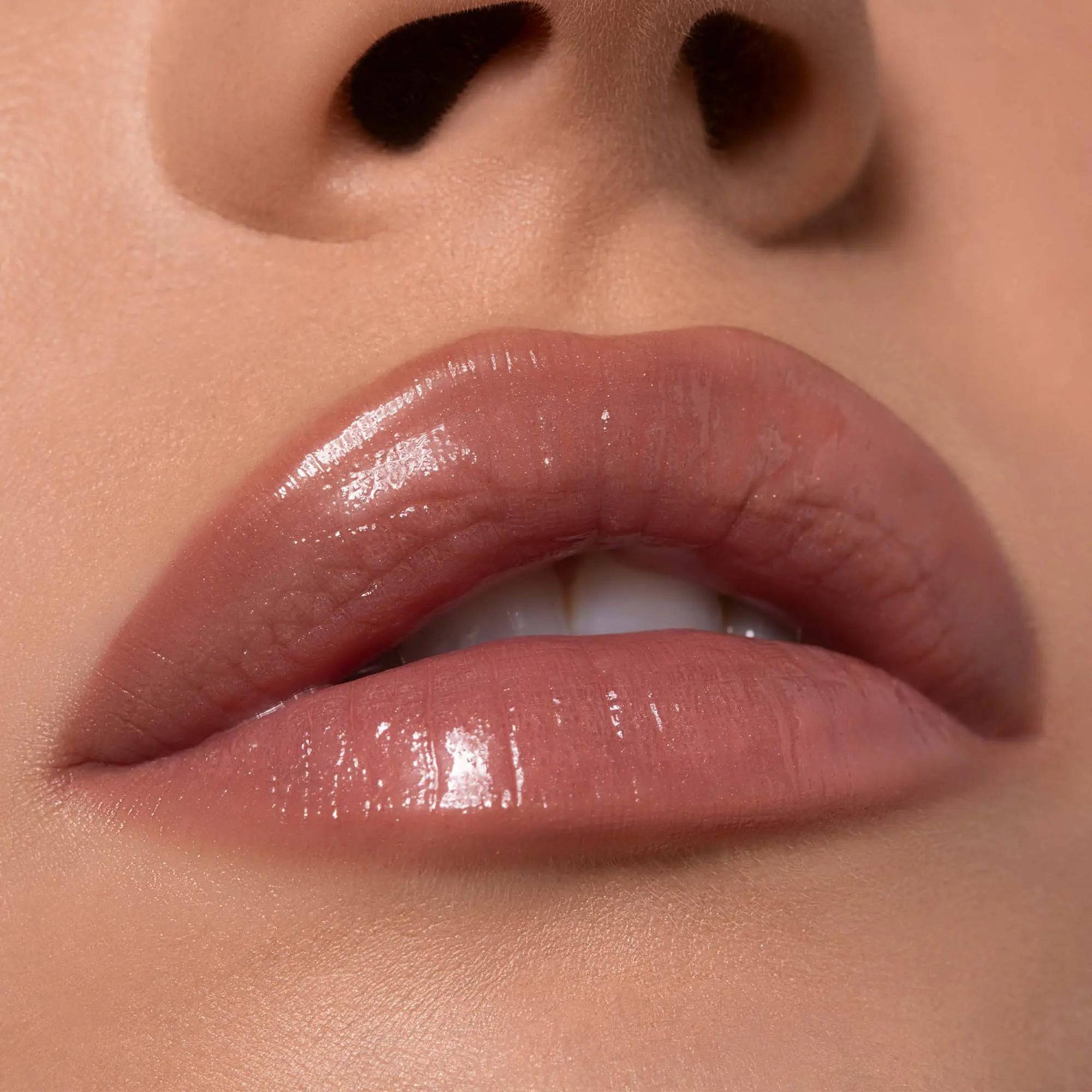Natasha Denona Lipglass - as seen on @danielllestrada's video